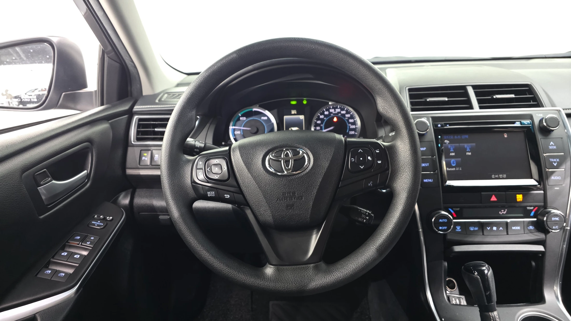 Toyota Camry, 2017 — фото 12