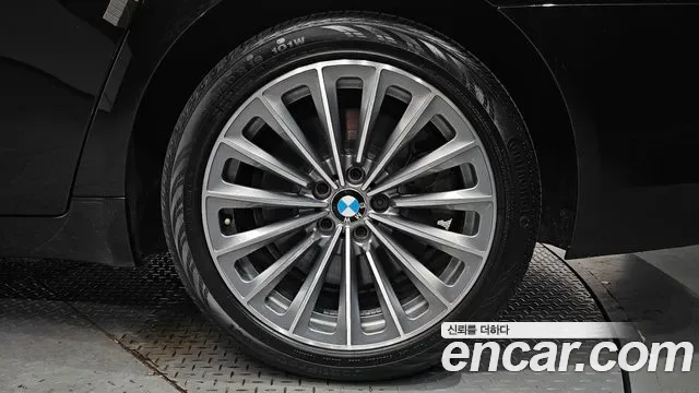 BMW 7-Series F01, 2013 — фото 22