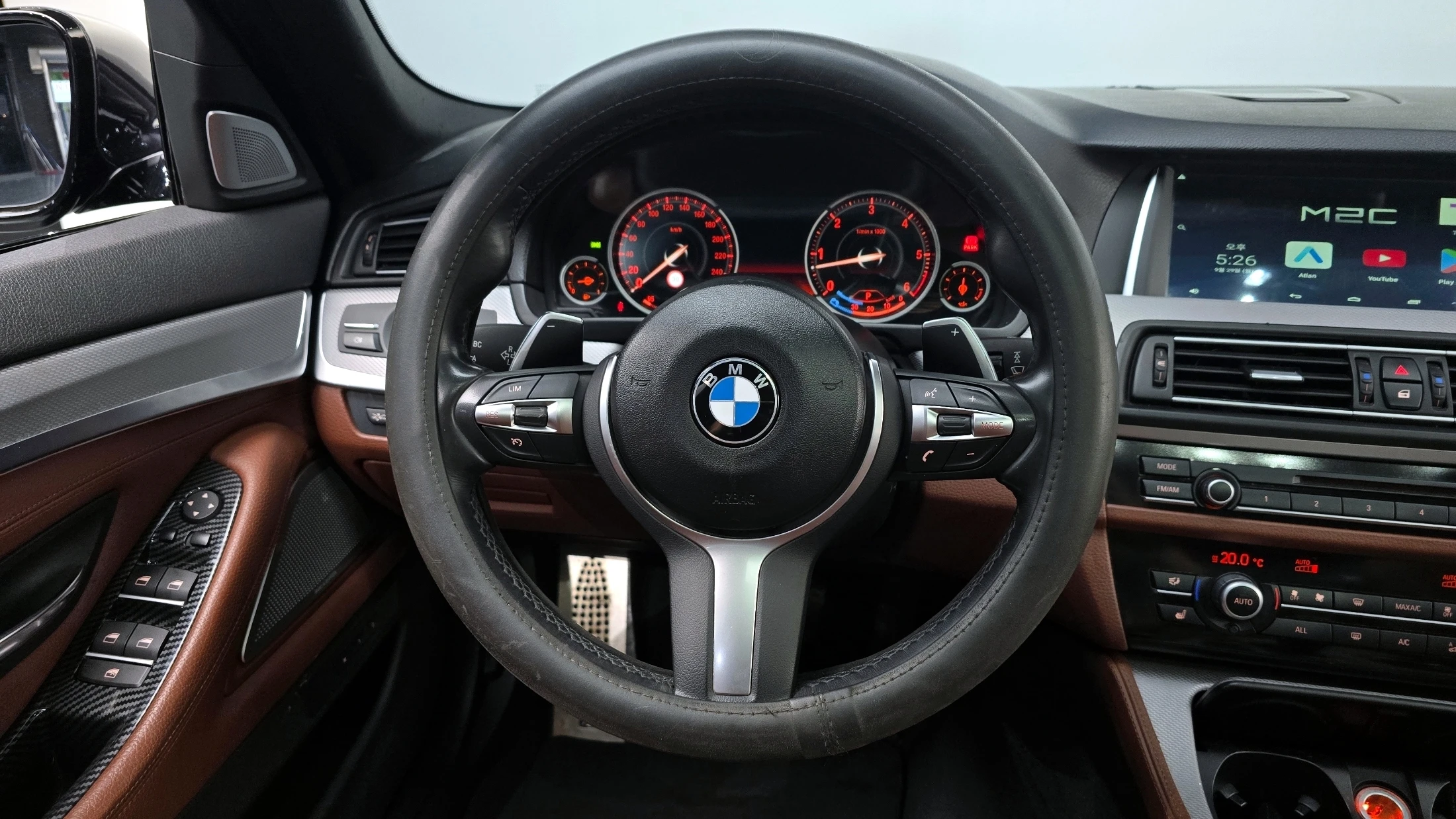 BMW 5-Series F10, 2013 — фото 13