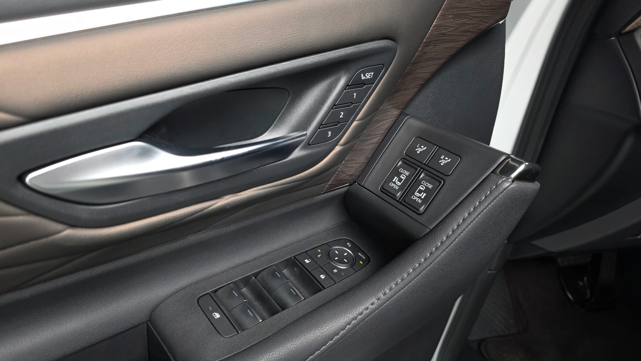 Toyota Alphard Alpad, 2025 — фото 37
