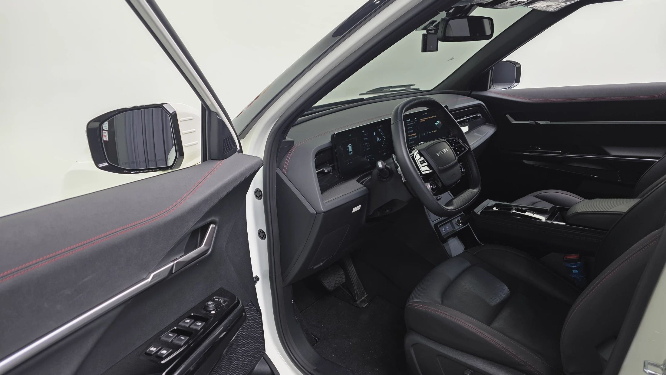 KG_Mobility_Ssangyong Actyon Activian, 2025 — фото 11