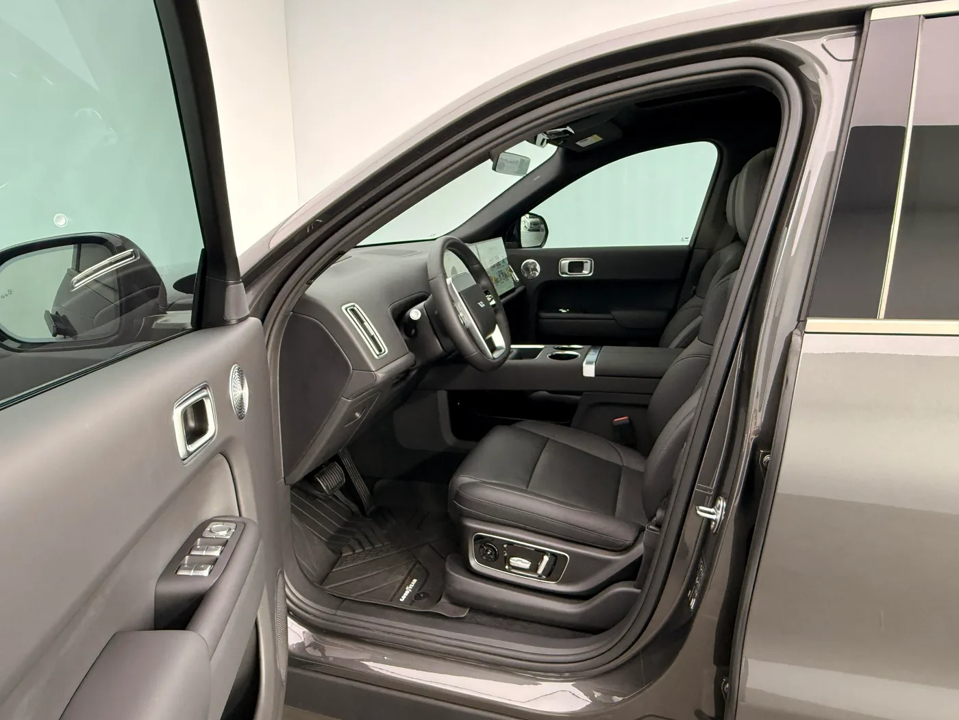 Li Auto Ideal L9, 2025 — фото 12