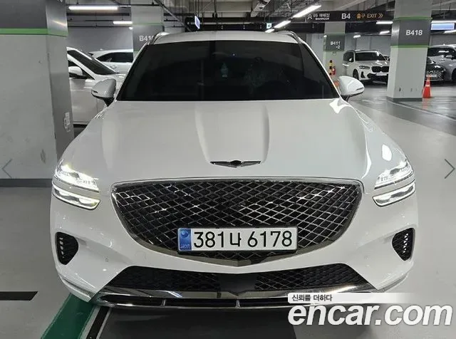 Genesis Gv70