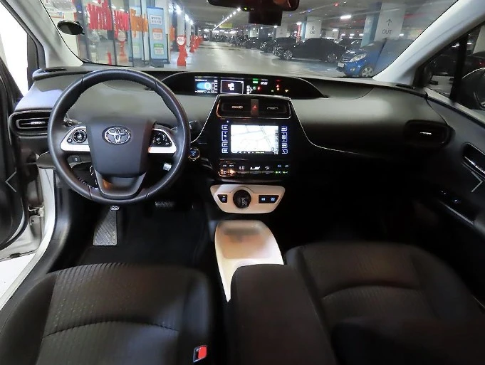 Toyota Prius, 2016 — фото 10