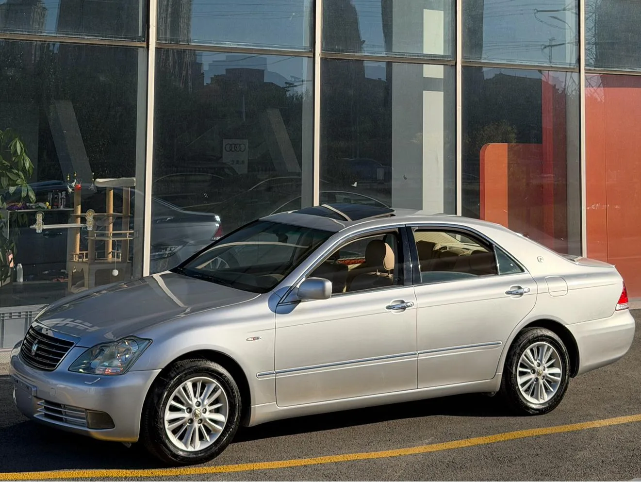 Toyota crown