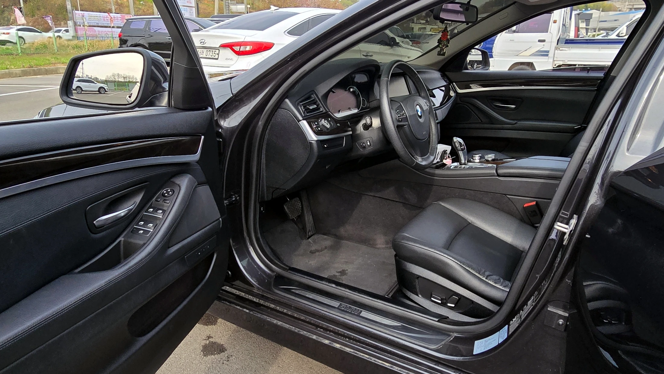 BMW 5-Series F10, 2013 — фото 11