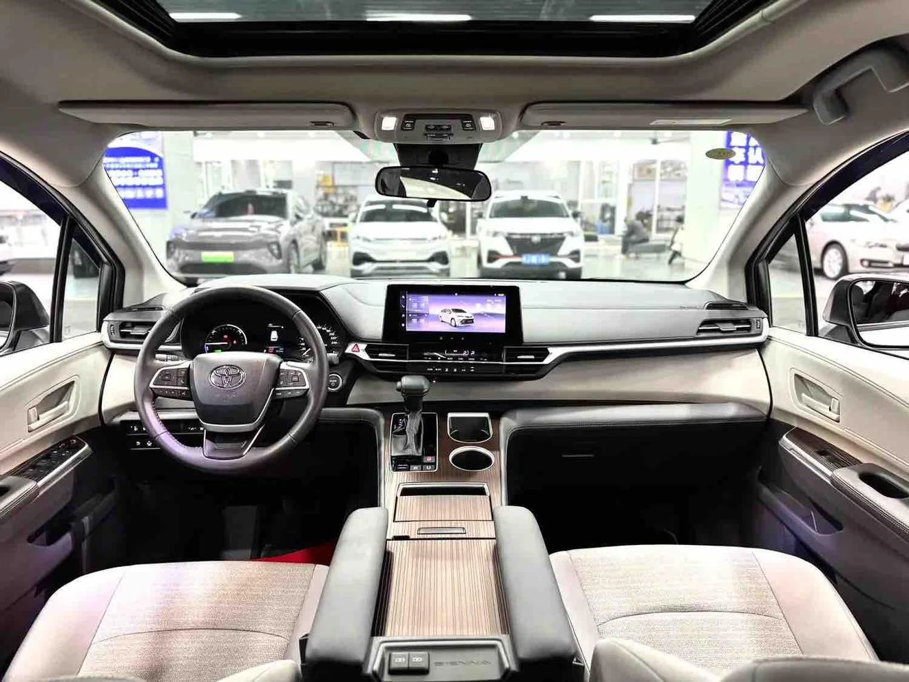 Toyota Senna, 2026 — фото 11