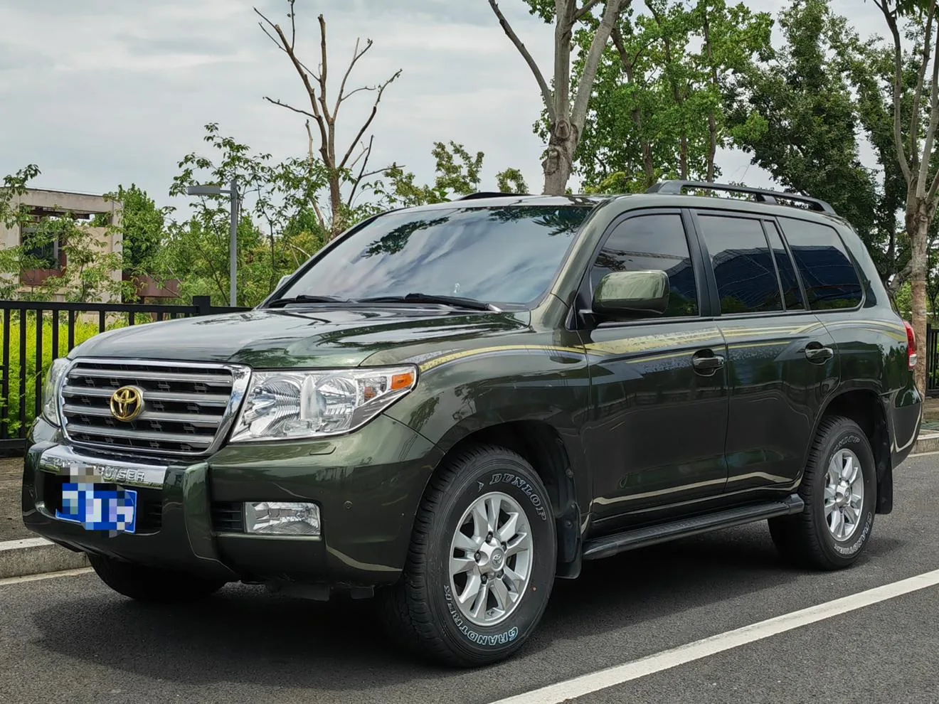 Toyota Land Cruiser (imported)