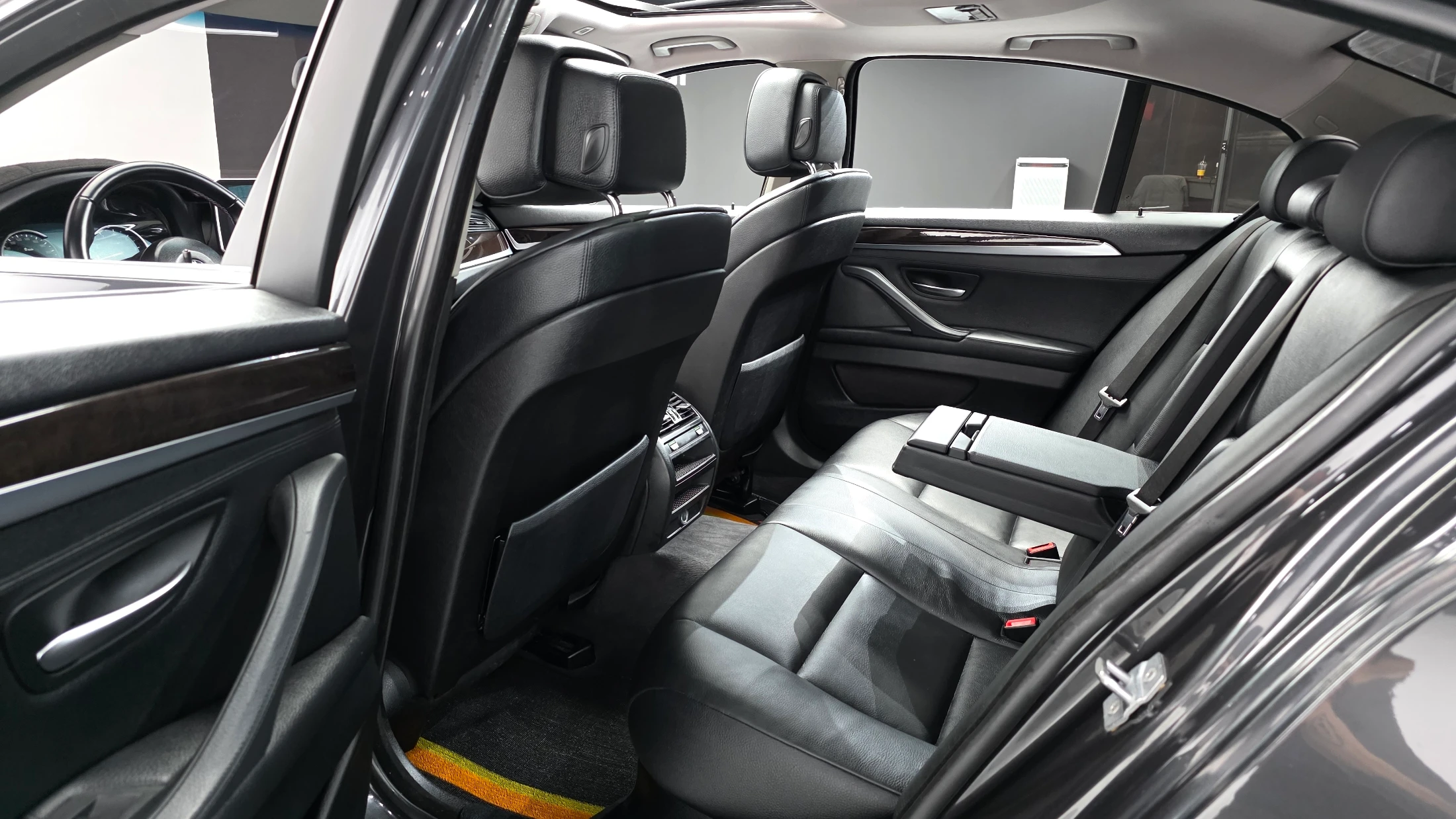 BMW 5-Series F10, 2013 — фото 11