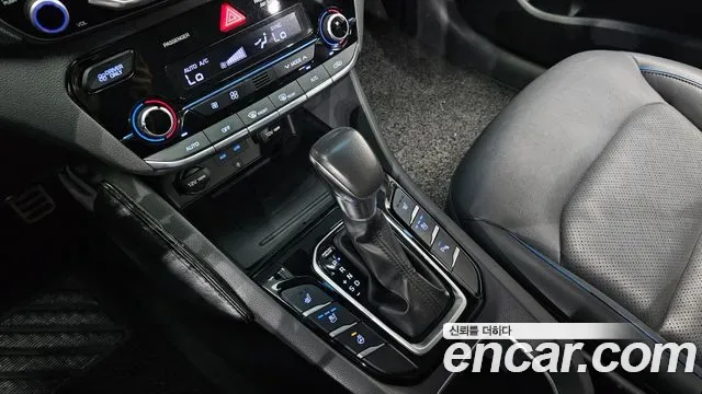 Hyundai Ioniq Ionic Hybrid, 2016 — фото 9