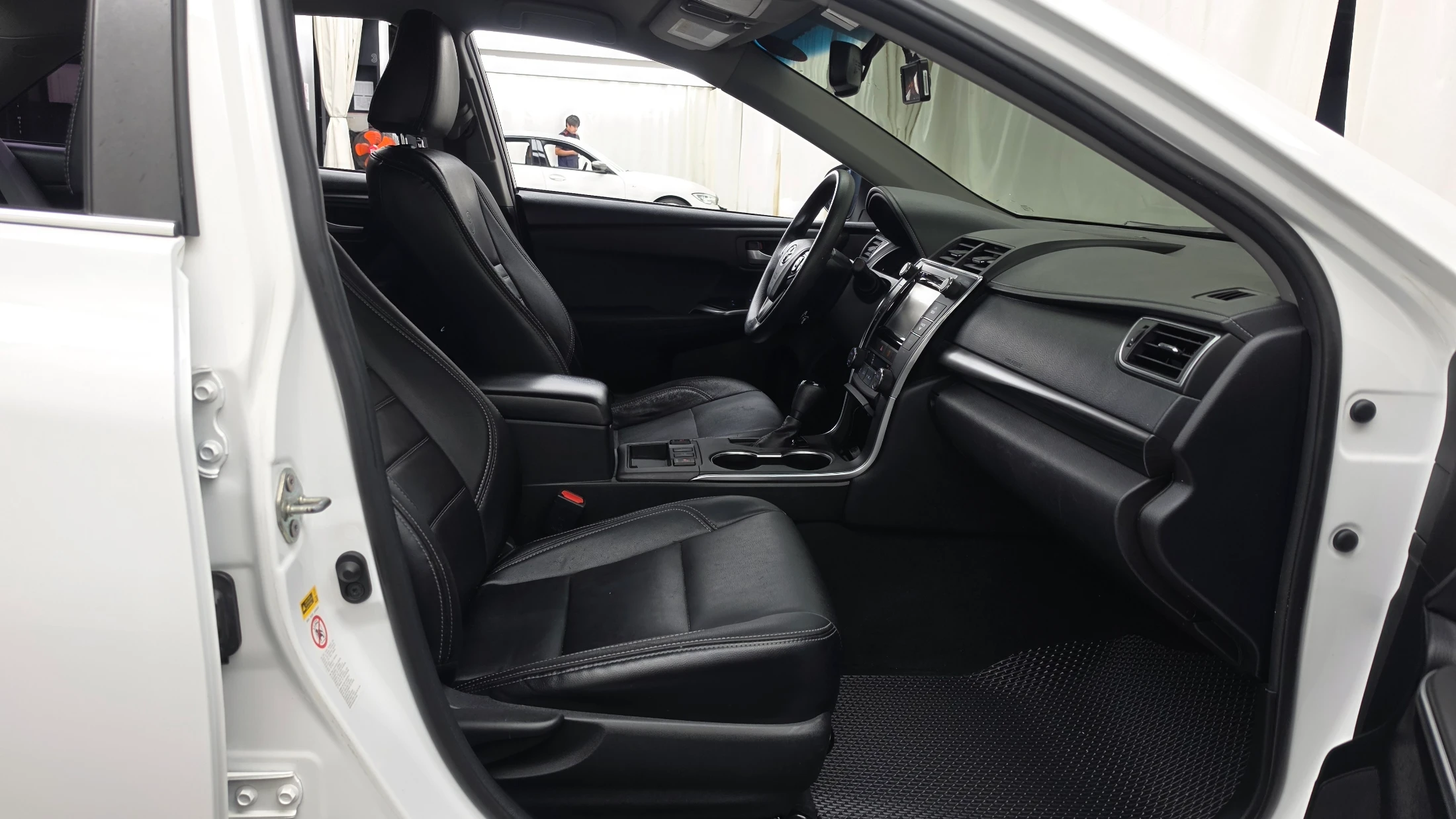 Toyota Camry, 2016 — фото 11