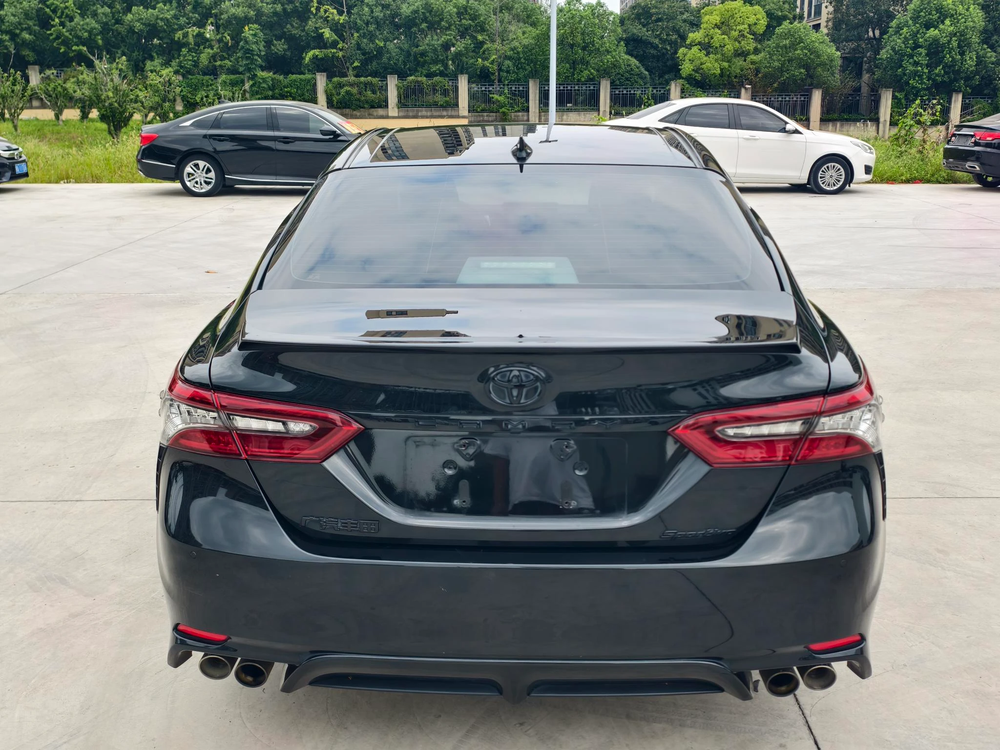 Toyota Camry, 2023 — фото 4