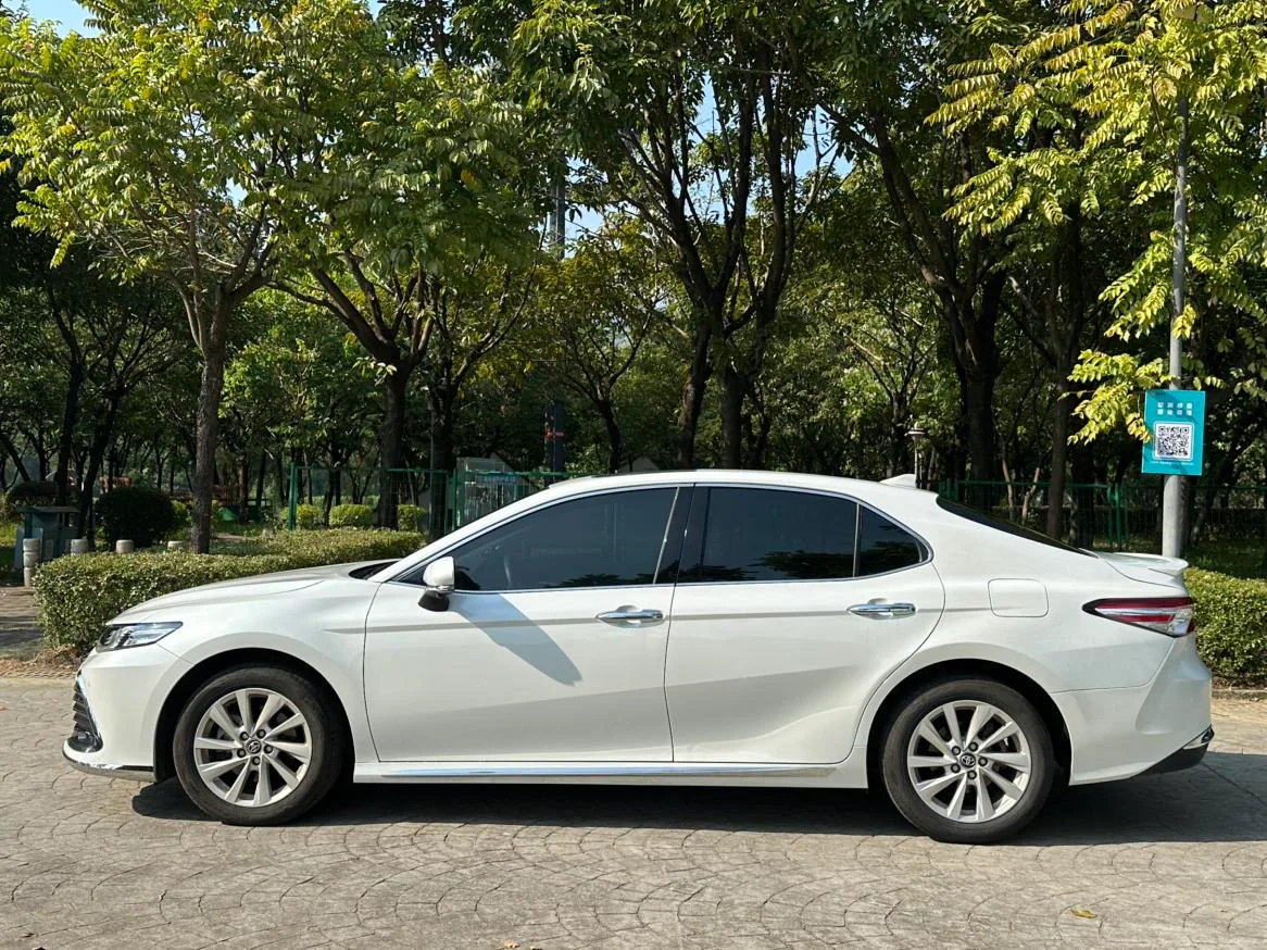 Toyota Camry, 2023 — фото 5