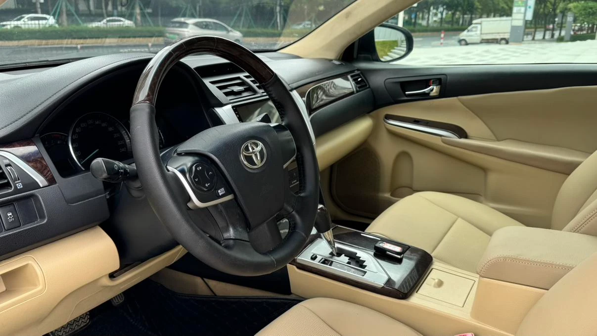 Toyota Camry, 2015 — фото 14