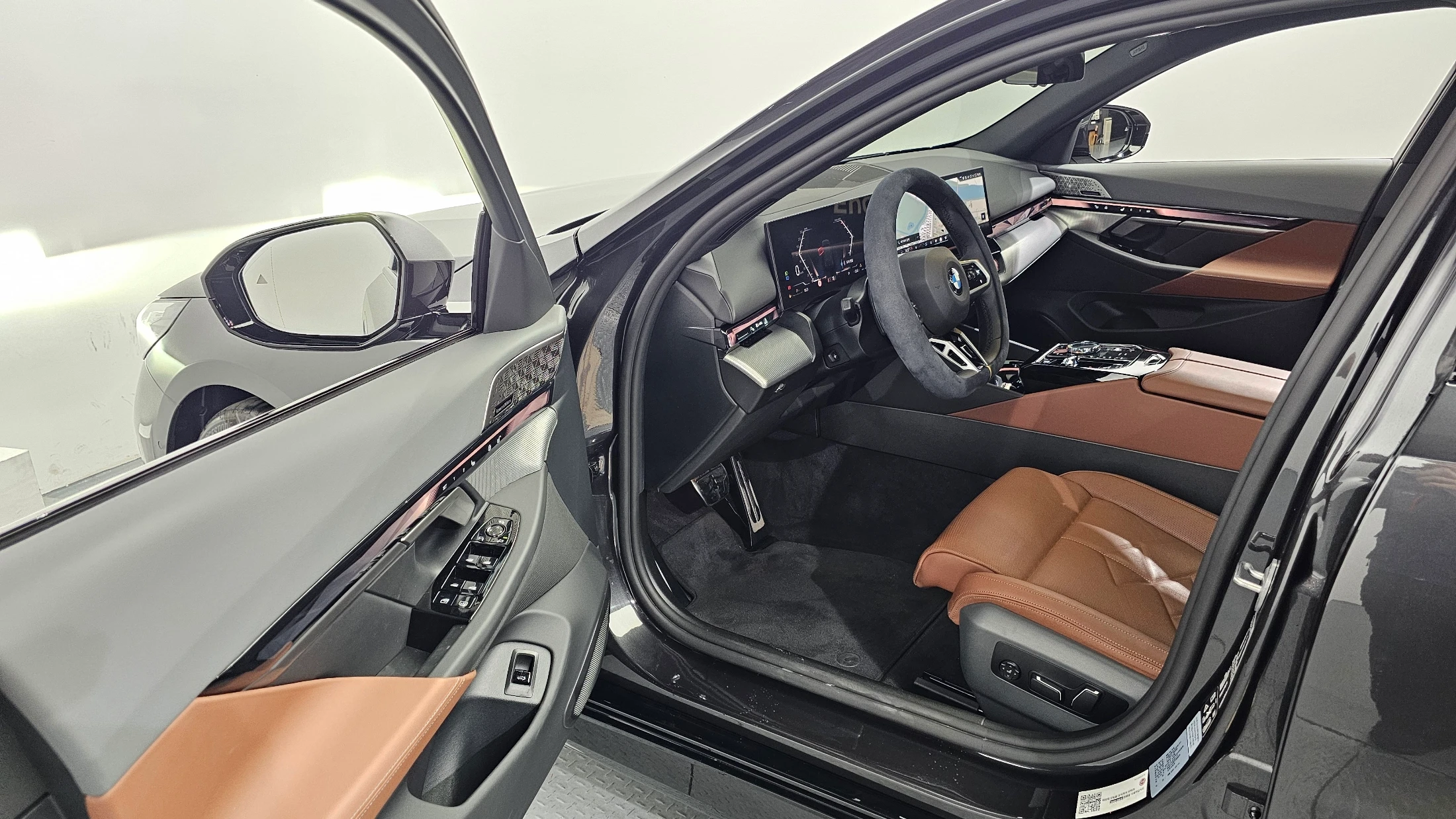 BMW 5-Series G60, 2025 — фото 10