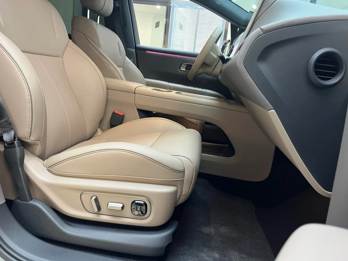 Li Auto ideal i6, 2025 — фото 10