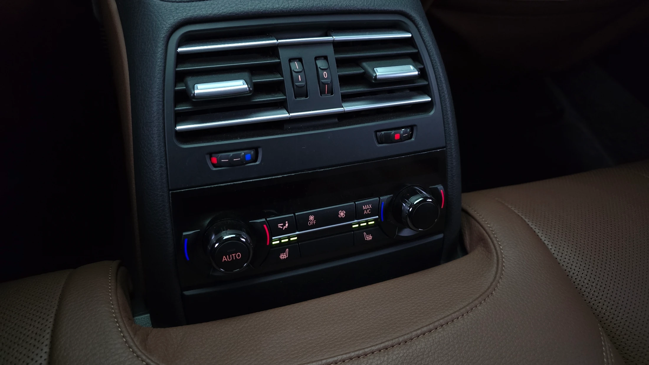 BMW 6-Series F12, 2013 — фото 18