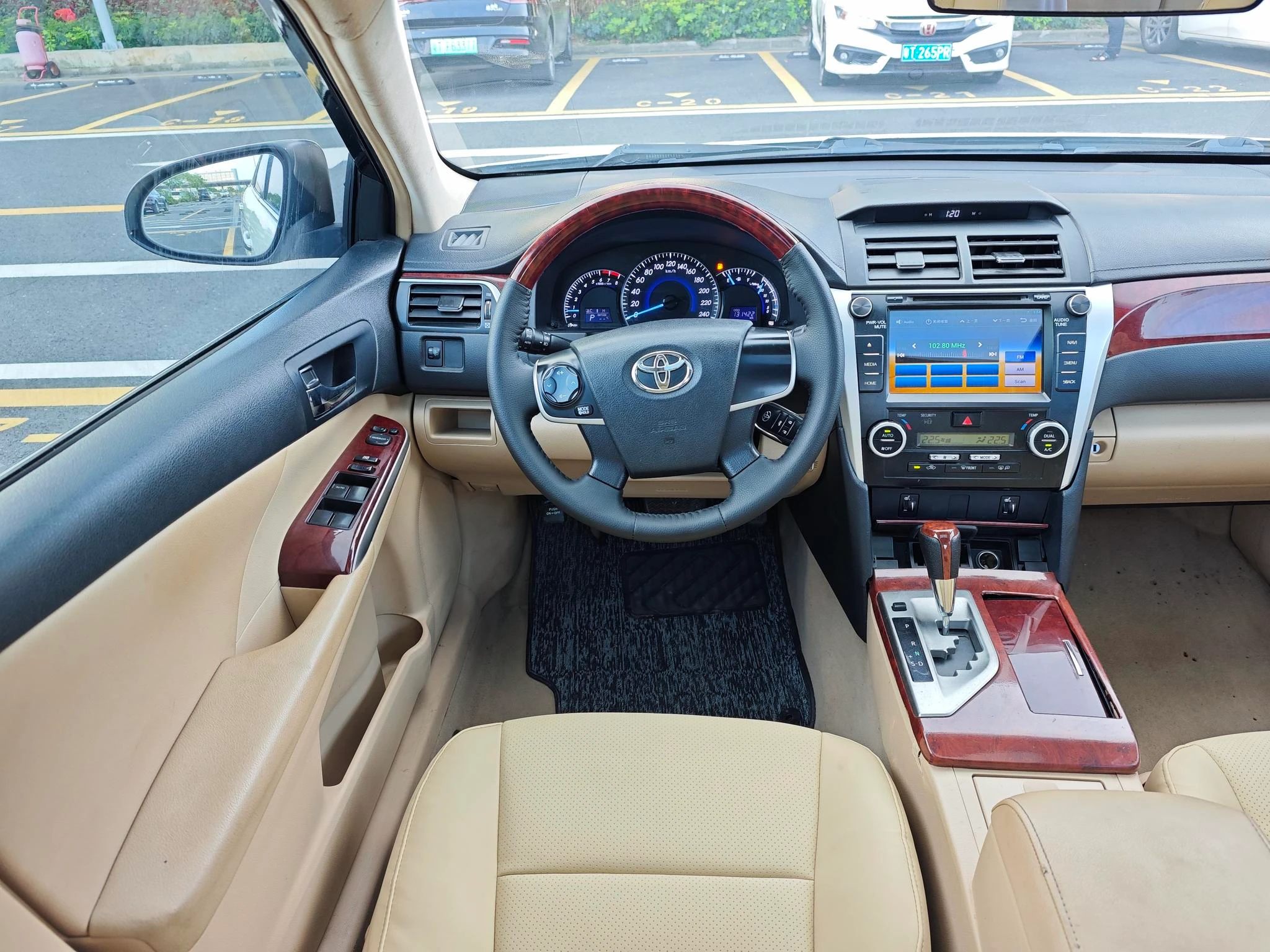 Toyota Camry, 2013 — фото 17