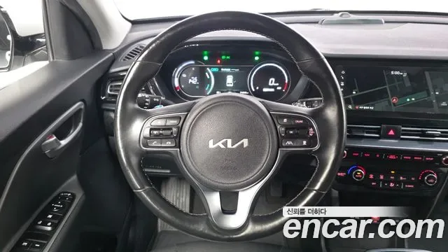 Kia Niro Plus, 2022 — фото 13
