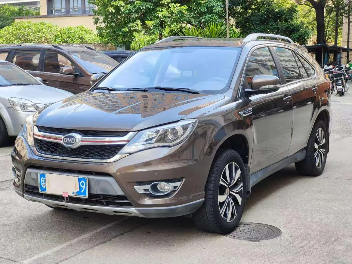 BYD S7