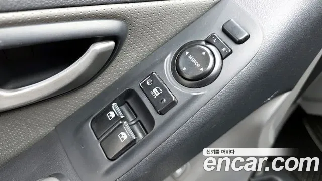Hyundai Starex Grand Starex, 2012 — фото 17