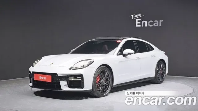 Porsche Panamera 976