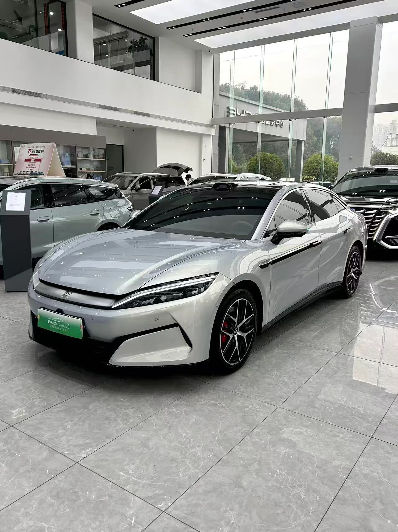 BYD Han L EV