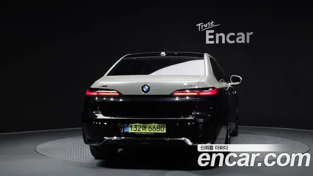 BMW 7-Series G70, 2025 — фото 4