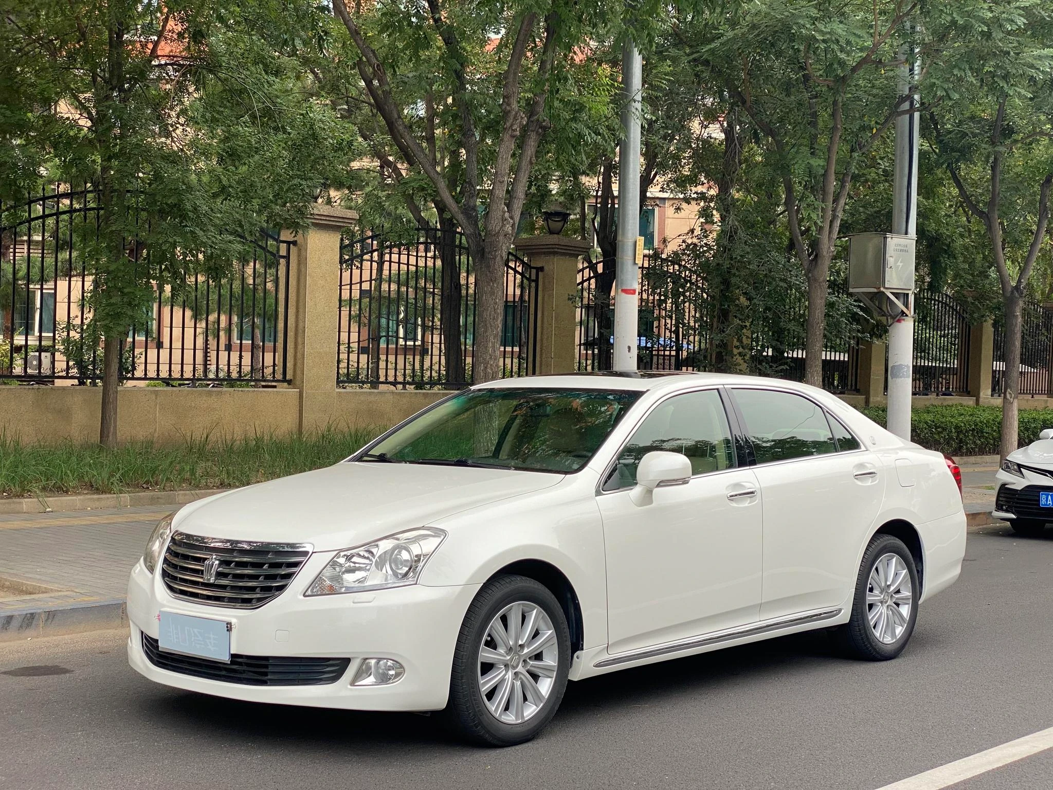Toyota crown