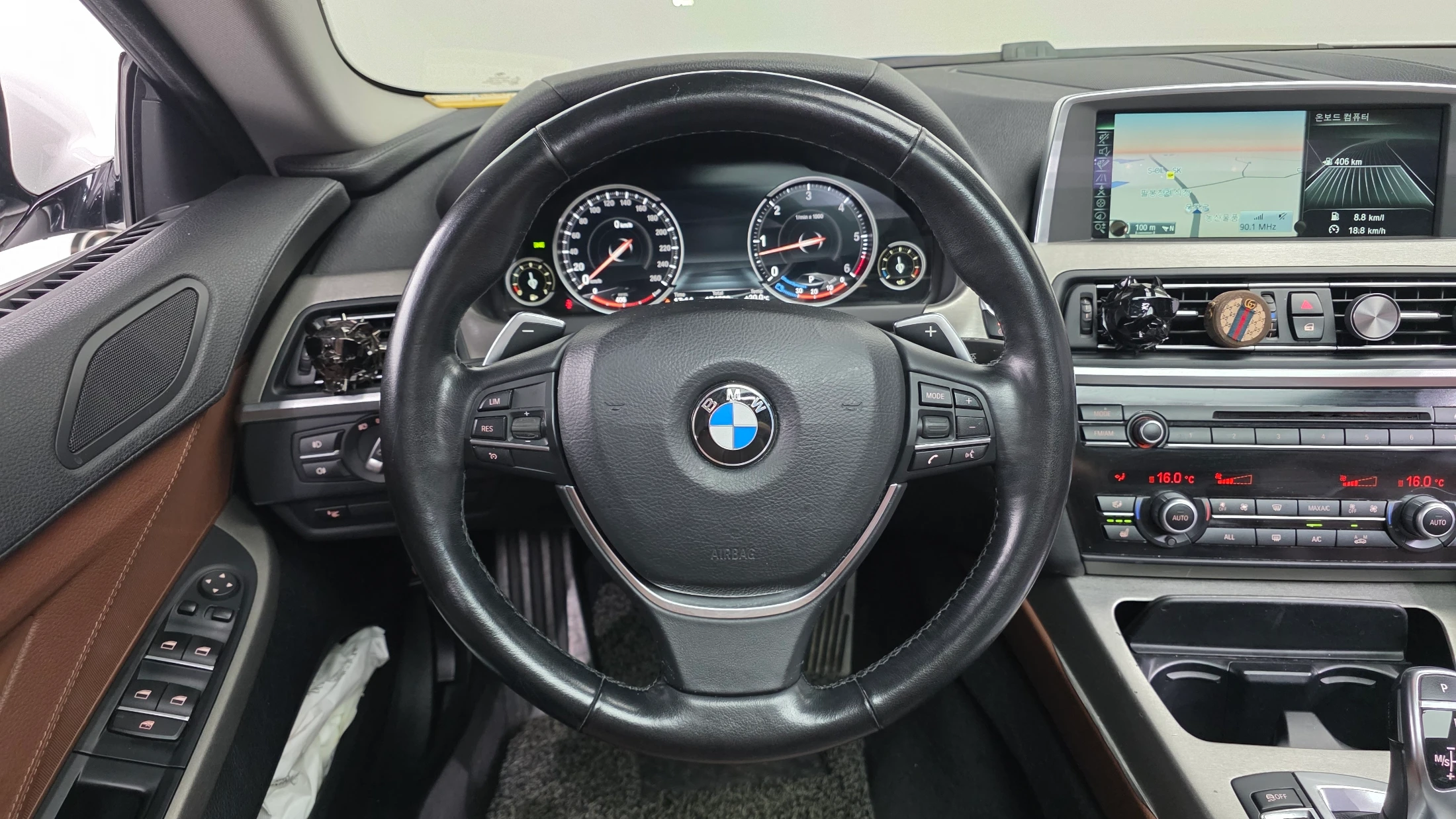 BMW 6-Series F12, 2013 — фото 14