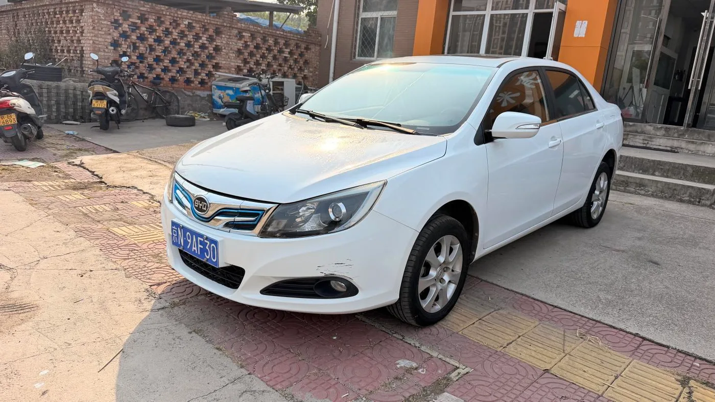 BYD e5