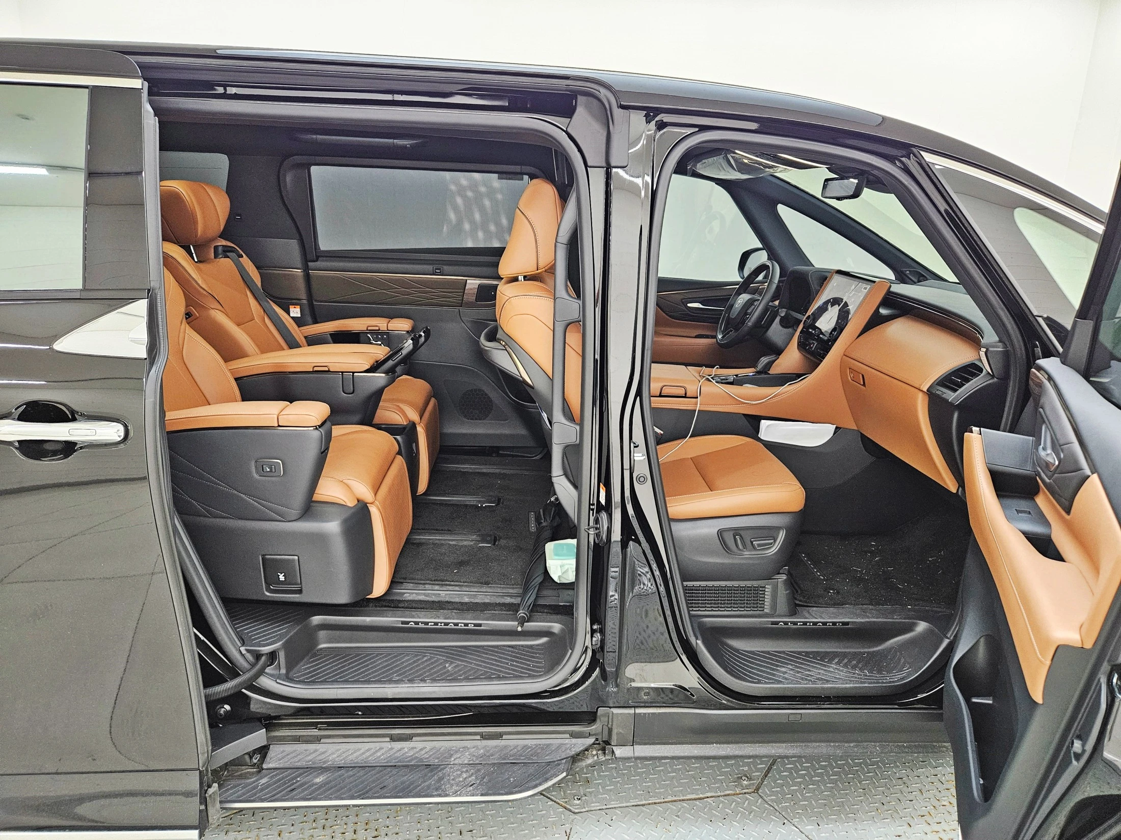 Toyota Alphard Alpad, 2026 — фото 11