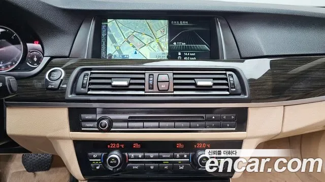 BMW 5-Series F10, 2014 — фото 14