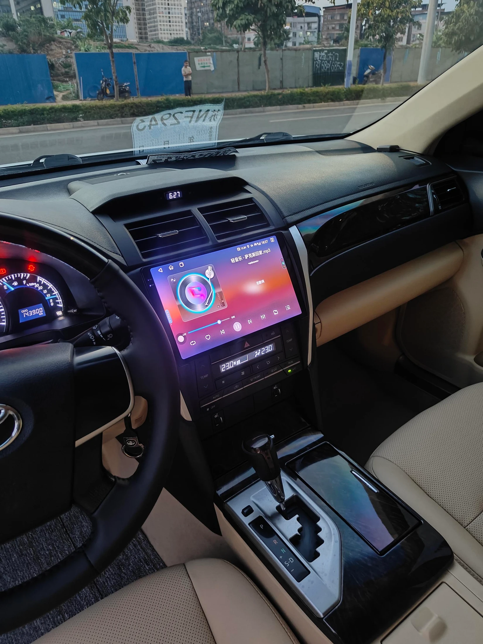 Toyota Camry, 2015 — фото 17