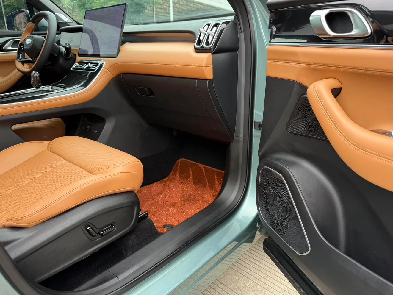 Geely Boyue L, 2025 — фото 16