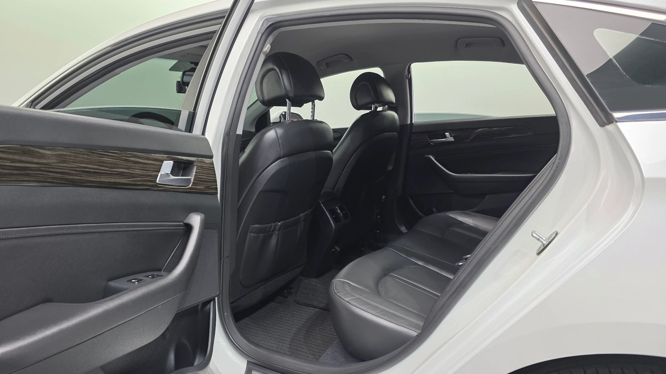 Hyundai Sonata LF Sonata, 2014 — фото 17