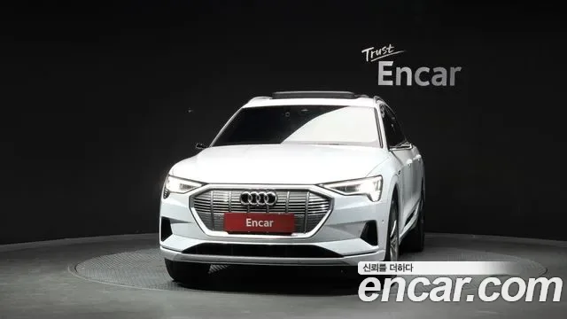Audi E-Tron, 2020 — фото 3