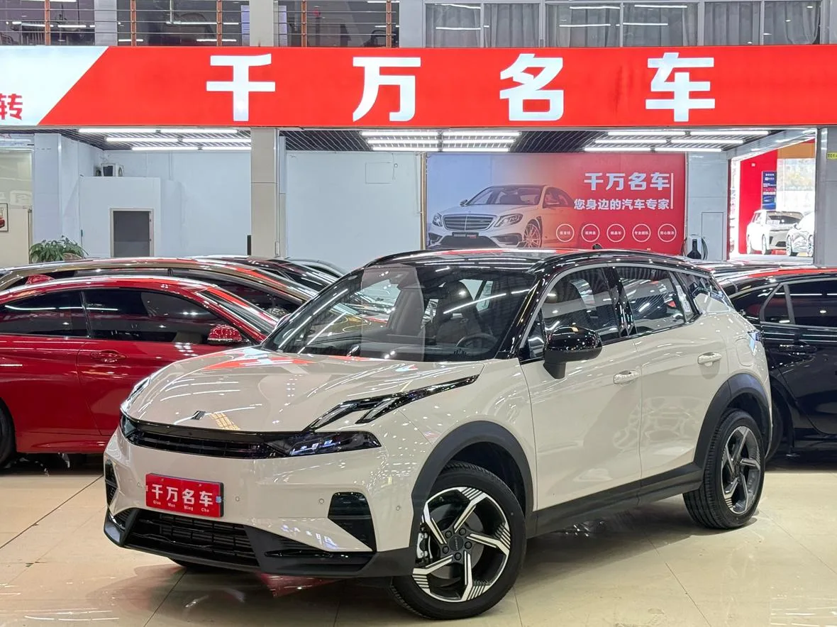Lynk & Co 06