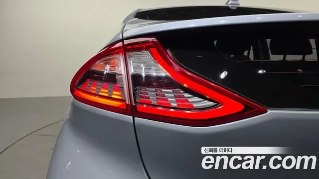 Hyundai Ioniq Ionic Electric, 2016 — фото 23