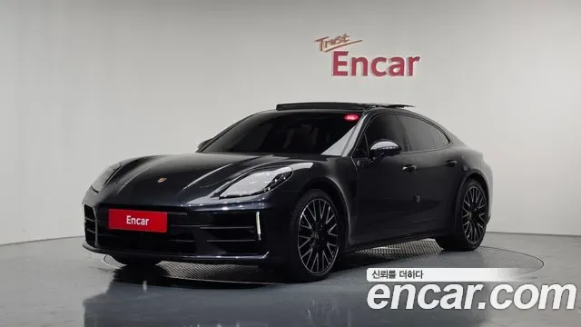 Porsche Panamera 976