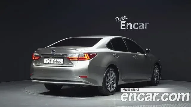 Lexus Es ES300h, 2016 — фото 2