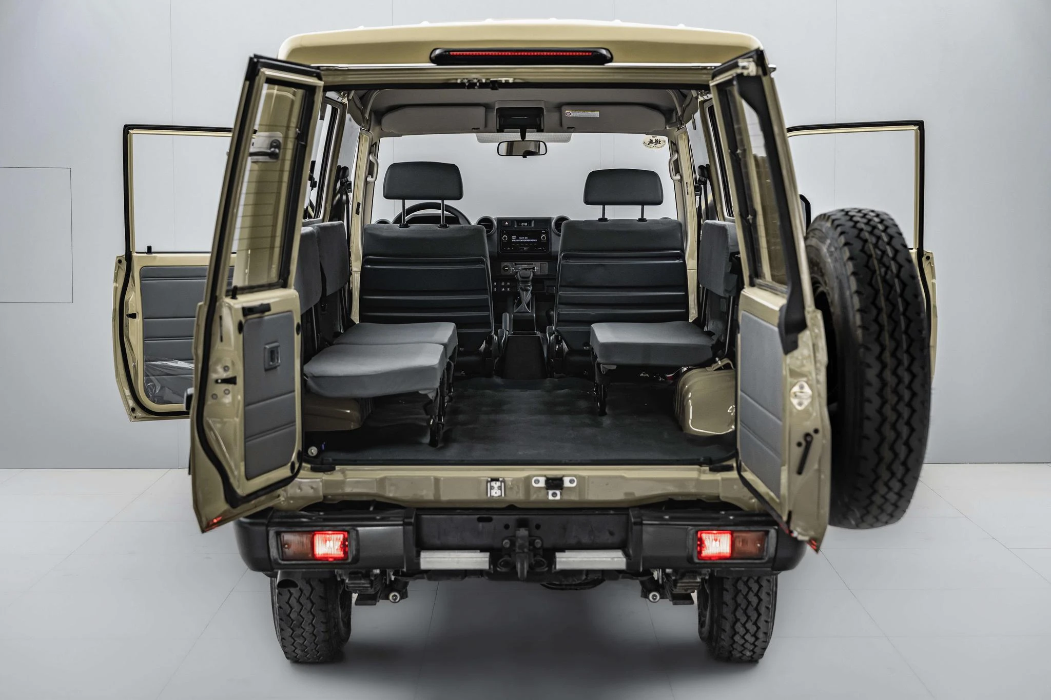 Toyota Land Cruiser 70 Series, 2025 — фото 38