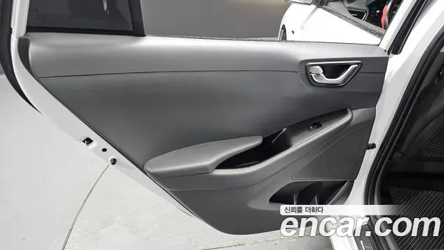Hyundai Ioniq Ionic Electric, 2016 — фото 25