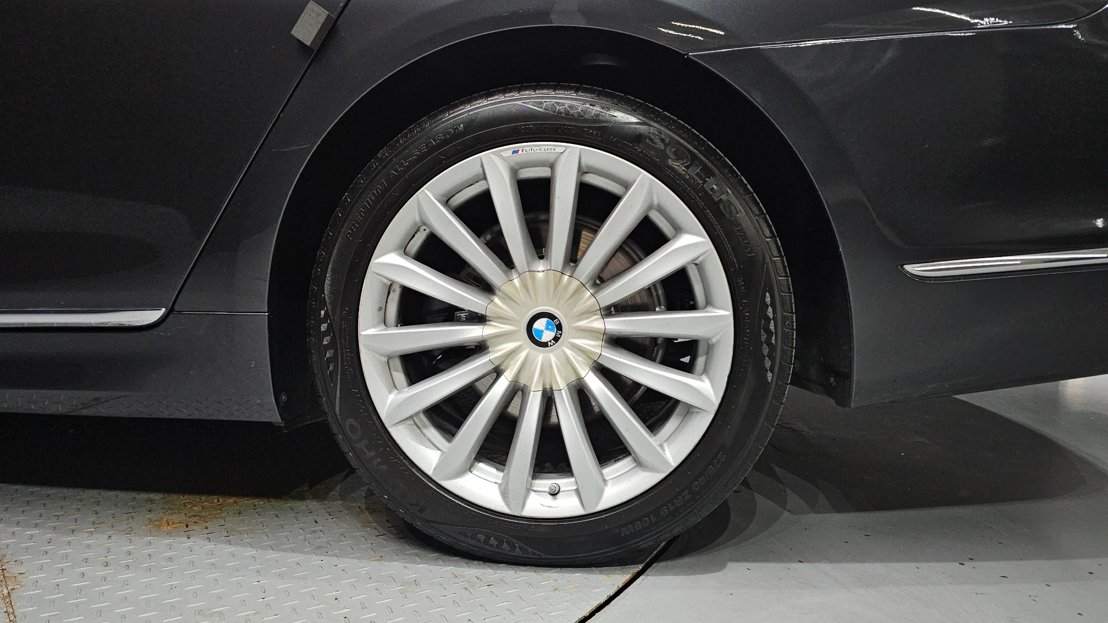 BMW 7-Series G11, 2015 — фото 21
