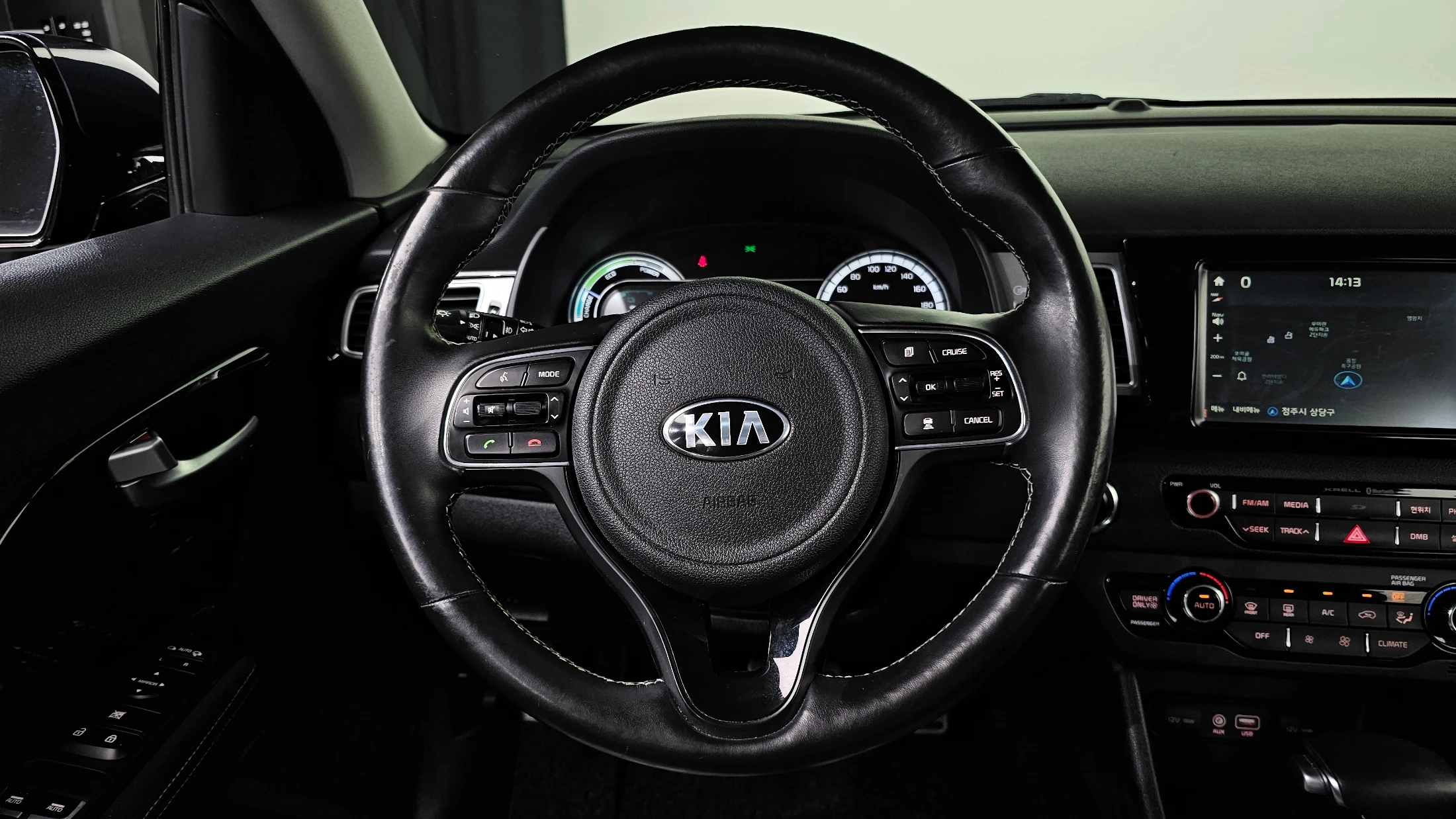 Kia Niro, 2017 — фото 15