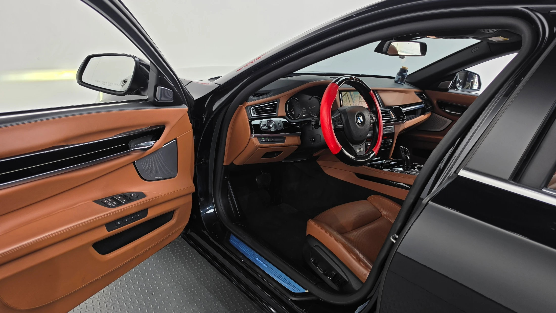 BMW 7-Series F01, 2015 — фото 10