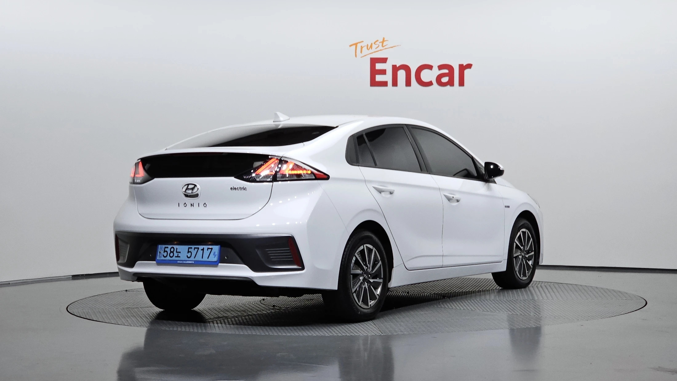 Hyundai Ioniq Ionic Electric, 2020 — фото 2