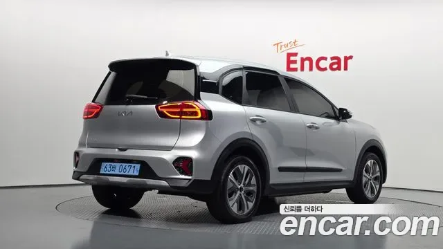 Kia Niro Plus, 2022 — фото 2