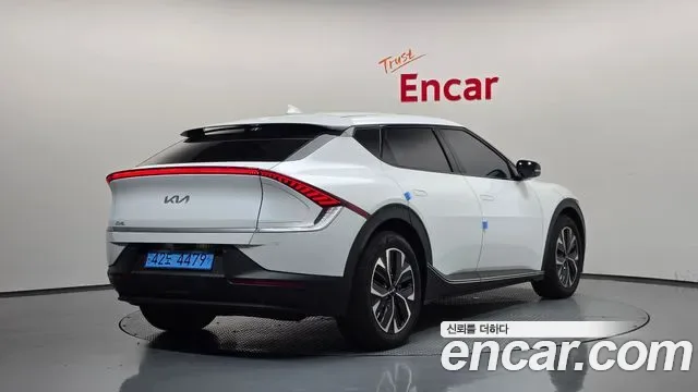 Kia Ev6, 2022 — фото 2