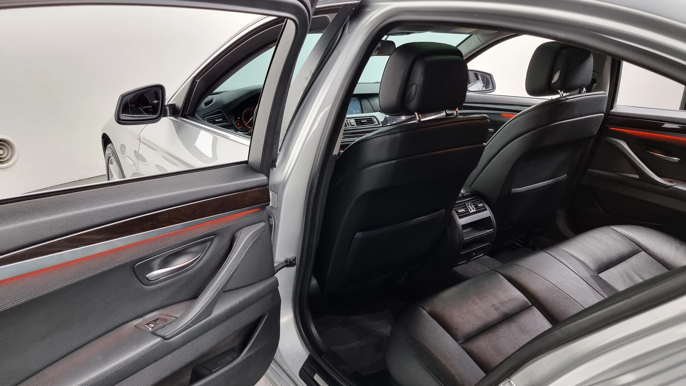 BMW 5-Series F10, 2013 — фото 19